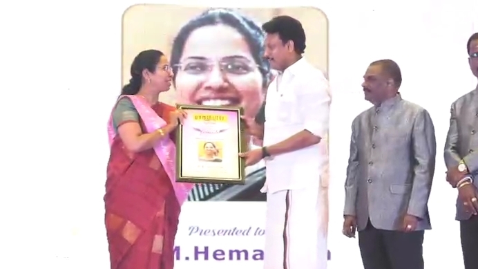 Dr. M.Hemalatha received a Fabulous Women Award 2022
